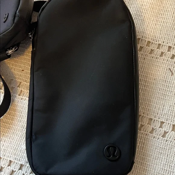 Authentic lululemon Black phone Sling Crossbody with Small earpodCoin Pouch - Picture 2 of 5